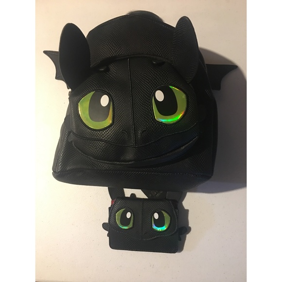 Bioworld Handbags - The Hidden World Toothless Wing Backpack & wallet
